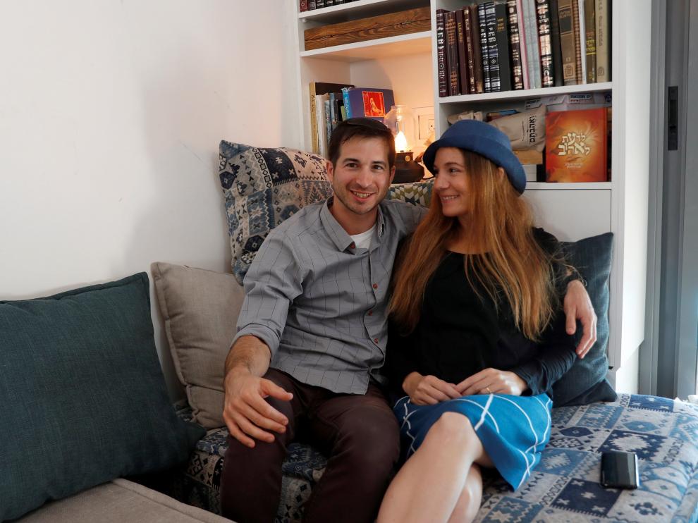 Limor y Dudu Kleinman en su tienda y asesoría erótica.