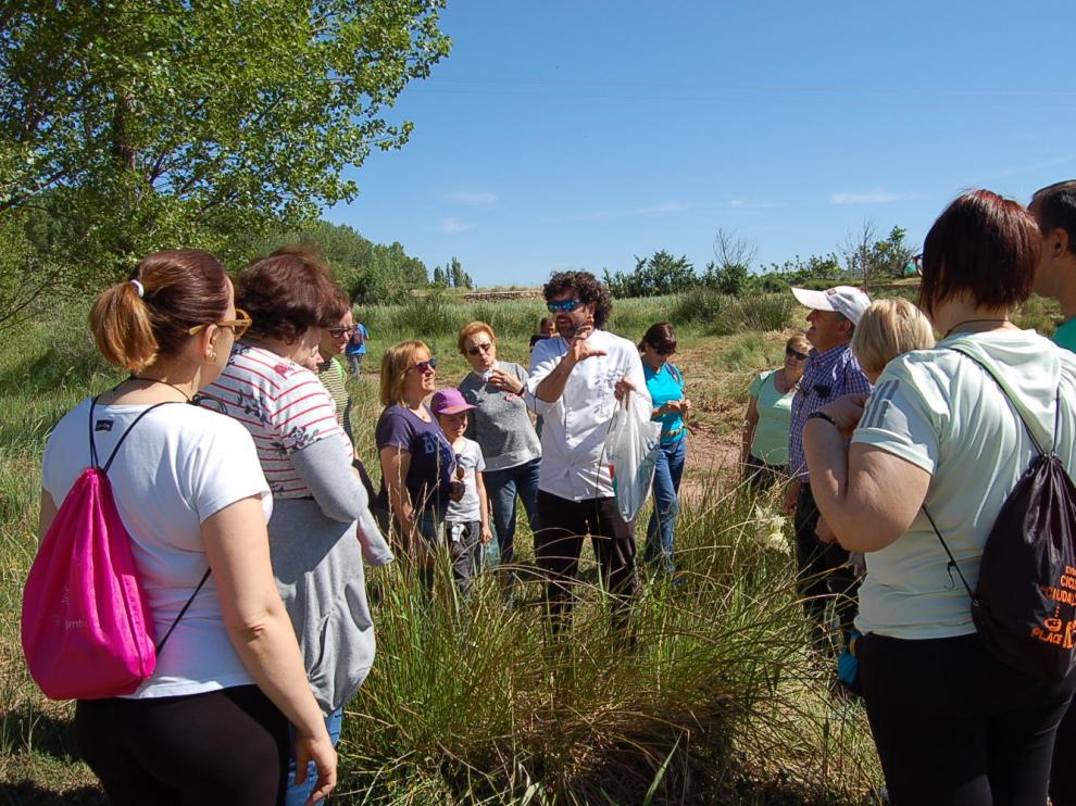 El taller de plantas silvestres aplicadas a la cocina inauguró el programa de este verano en Valbona