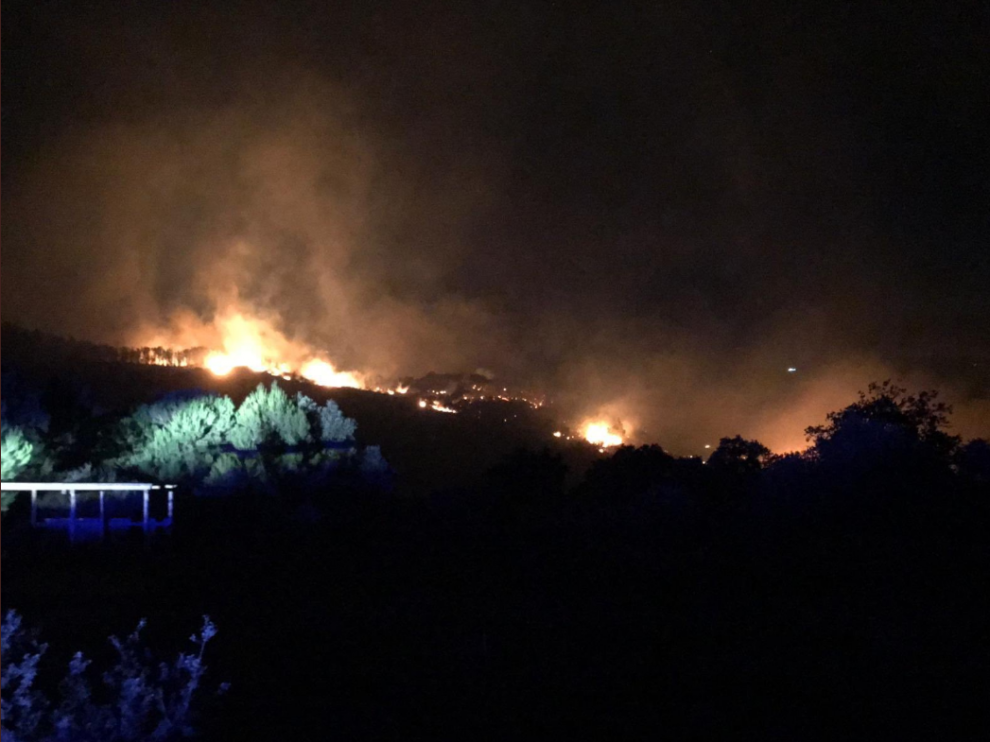 Imagen del incendio publicada en la cuenta de Twitter del Gobierno de Ceuta.