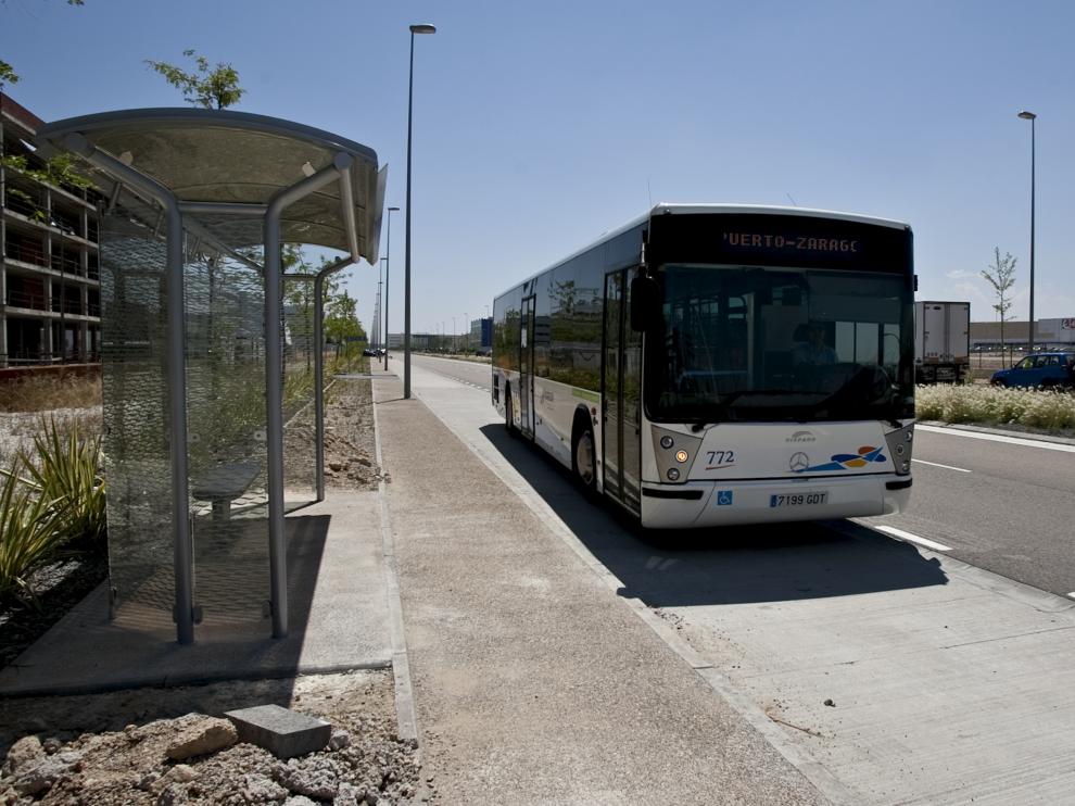 Imagen de archivo de un autobús de Plaza en una de las paradas habilitadas en el polígono logístico.