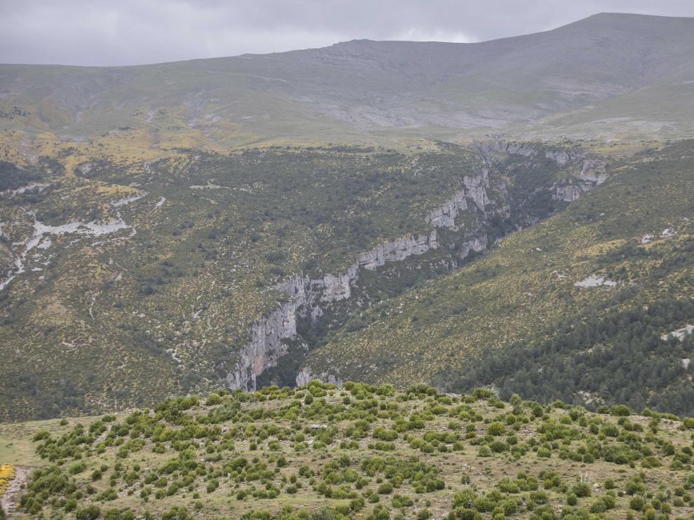 En el corazón del valle de Vió, este municipio presume de sus cañones de roca, las praderas de la hierba más verde y un puñado de soñadores convencidos de que quedarse es la mejor opción.