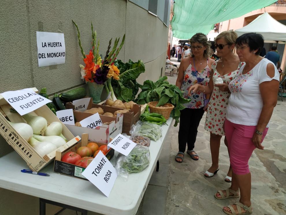 Imagen de un puesto de verdura en la feria