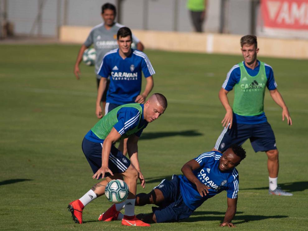 Pep Biel y James Igbekeme, en uno de los entrenamientos de esta pretemporada