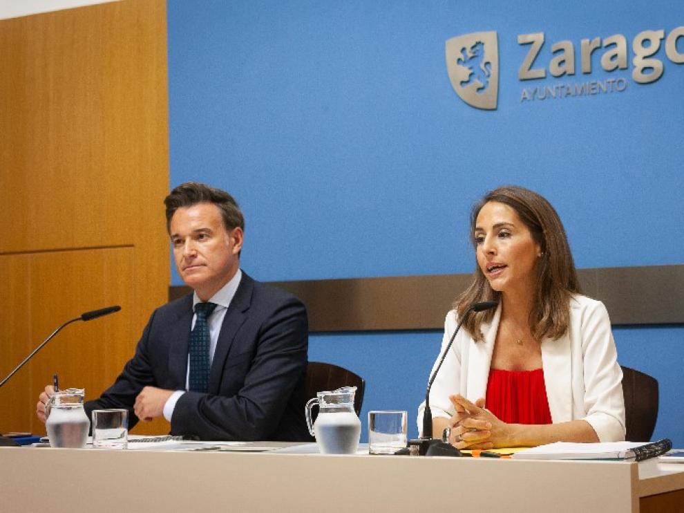 Víctor Serrano y María Navarro, ayer, durante el anuncio de los nombramientos.