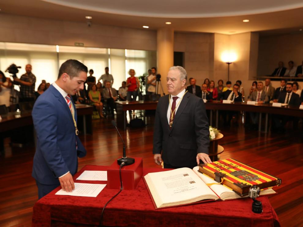Miguel Gracia ha prometido su cargo como presidente de la Diputación para un segundo mandato.