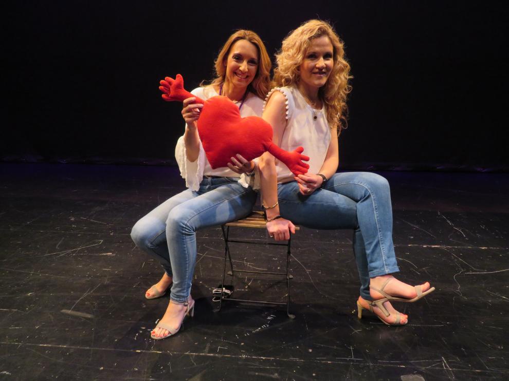 La psicóloga zaragozana Patricia Ramírez se sube a las tablas del escenario junto a la experta en dependencia emocional Silvia Congost para compartir su experiencia profesional en clave de humor.