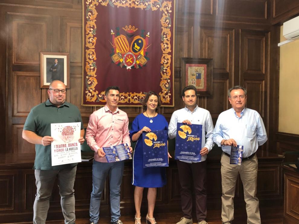 Presentación de Noches de Verano en el Ayuntamiento de Teruel con representantes de Música Ciudad de Teruel, Festifalk y Ciclo La Huella.