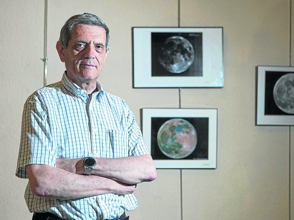 Eduardo Francés es socio de la Agrupación Astronómica Aragonesa, que cumple 30 años.