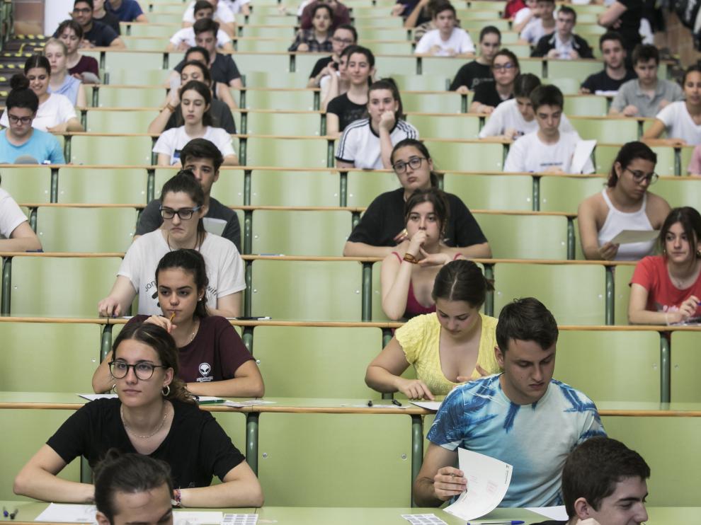 Exámenes de la Evau este pasado junio en Zaragoza.