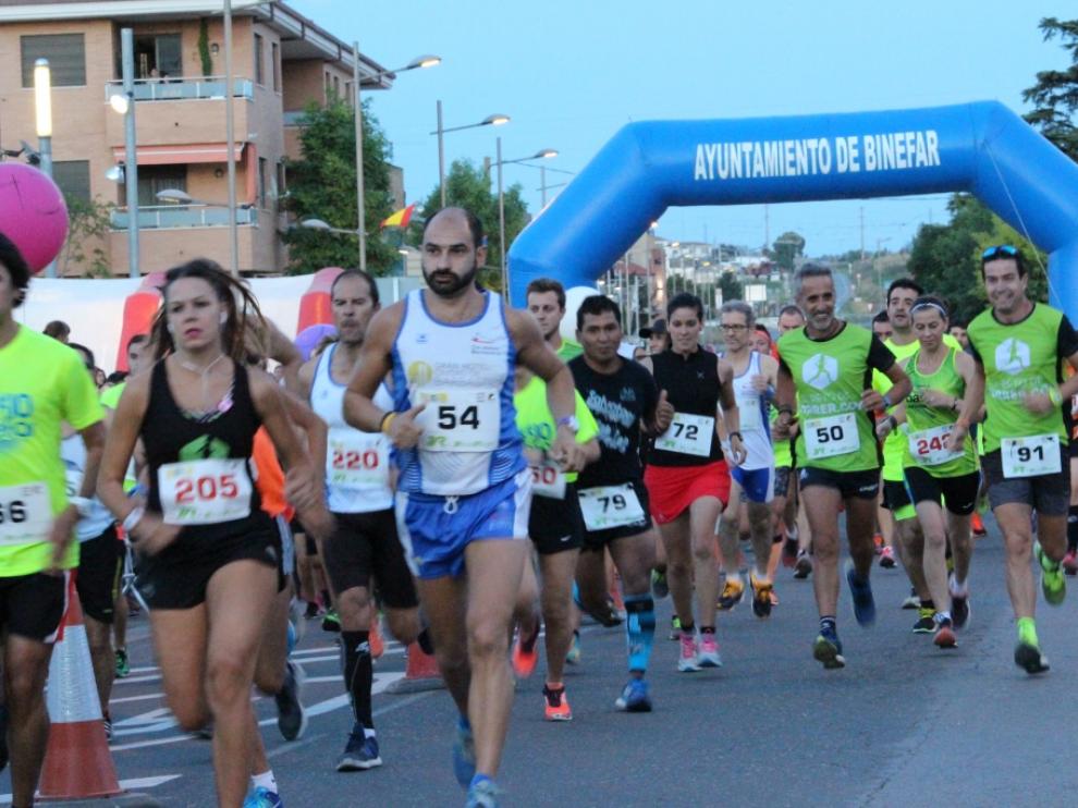 Salida de una de las anteriores ediciones de la carrera binefarense.