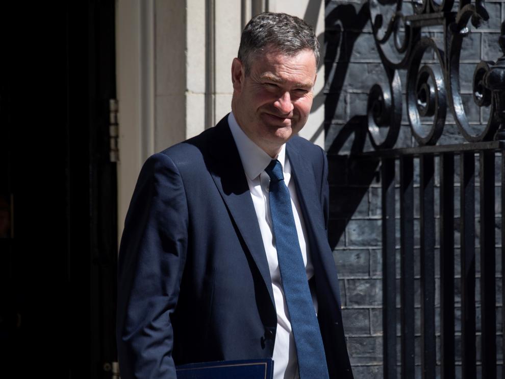 David Gauke sale de una reunión en 10 Downing Street.