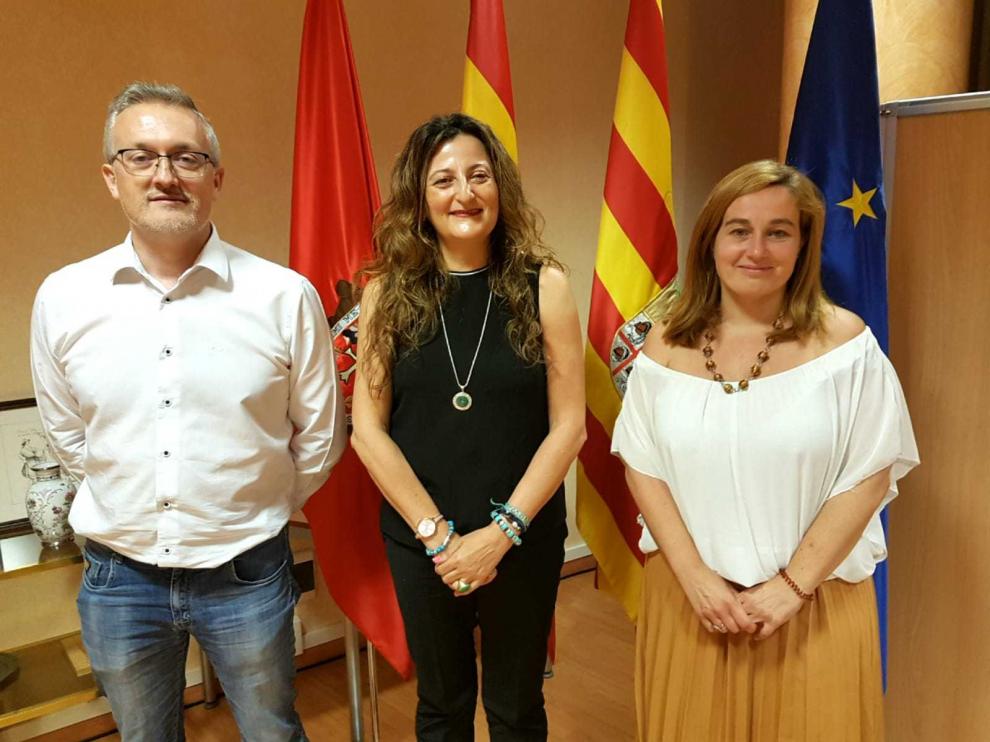 La Subdelegada del Gobierno de España en Huesca, Isabel Blasco, el Alcalde de la ciudad, Juan Manuel Ramón, , así como representantes de las fuerzas y Cuerpos de Seguridad.