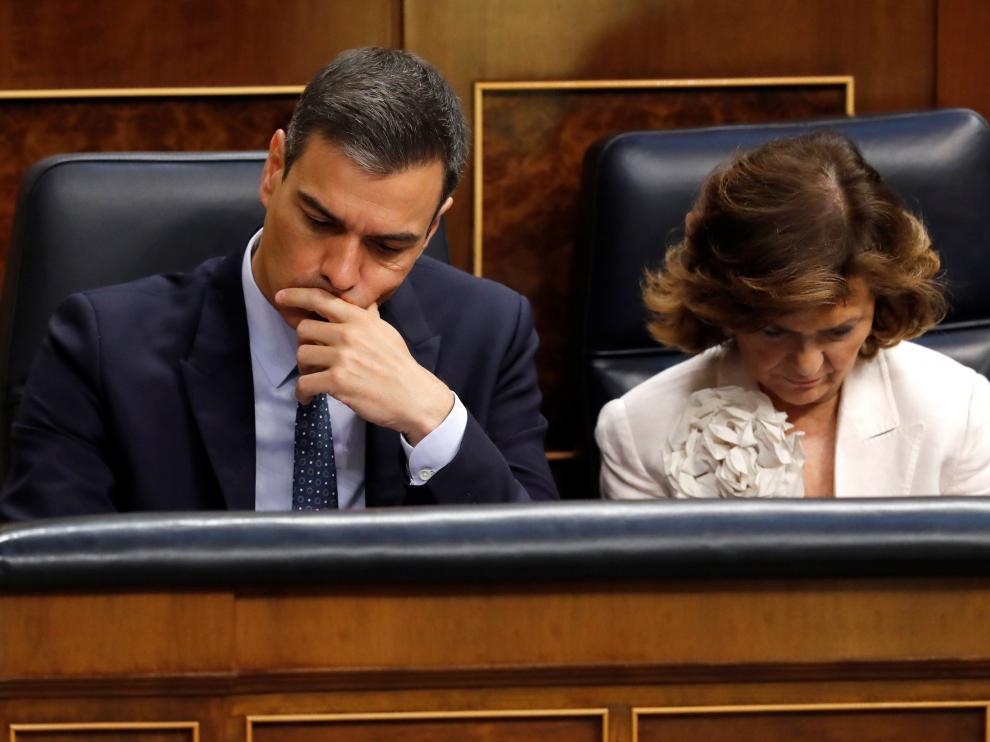 Pedro Sánchez y Carmen Calvo