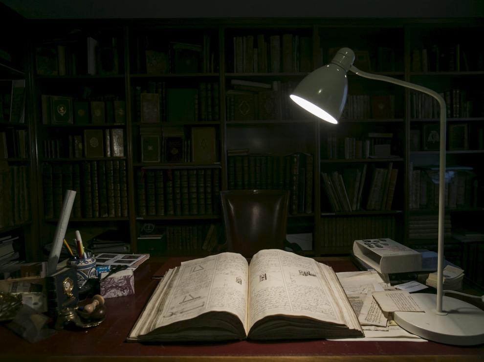 Calle estebanez, 27 Libro que va a salir a subasta en Paris / 24-03-2014 / FOTO: GUILLERMO MESTRE