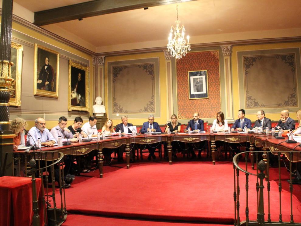 Pleno del Ayuntamiento de Barbastro.