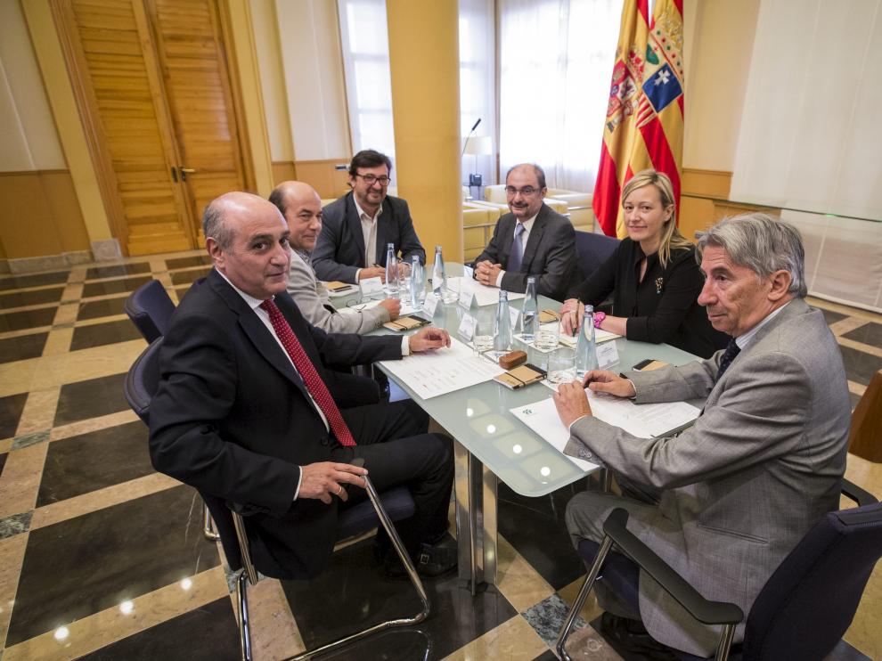 Imagen de la mesa del diálogo social en Aragón.