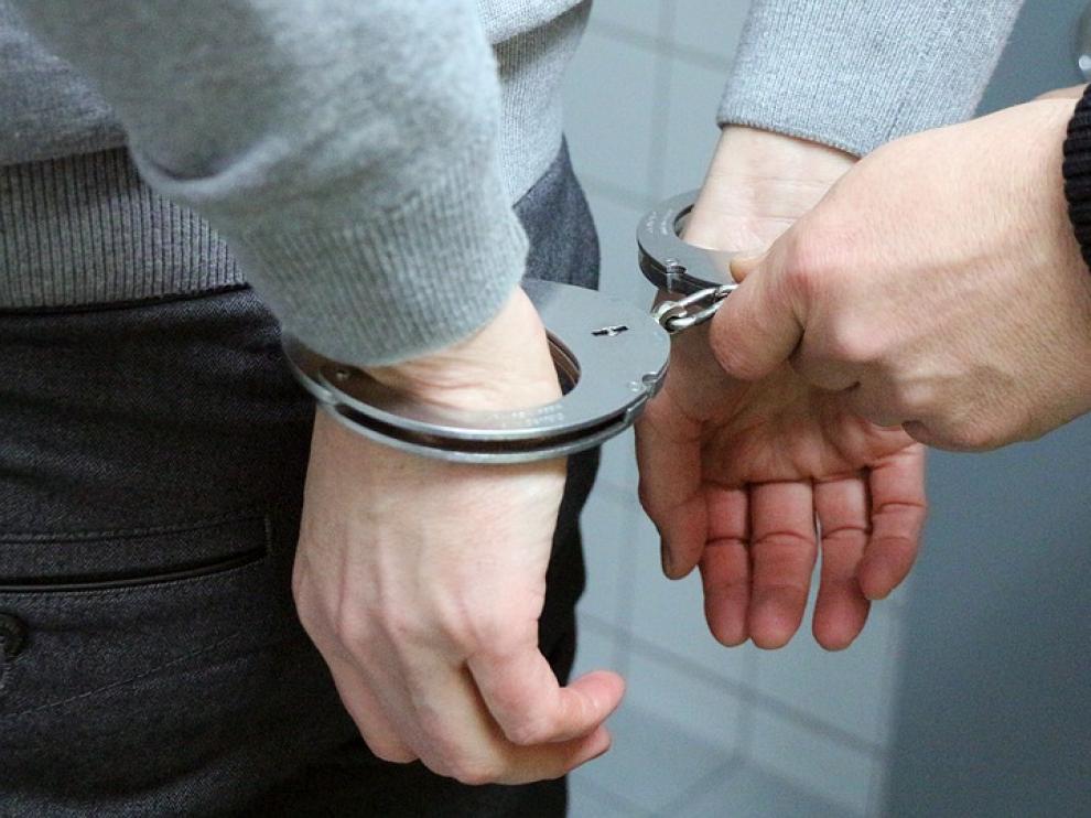 El prófugo fue detenido en una de las viviendas de un familiar.