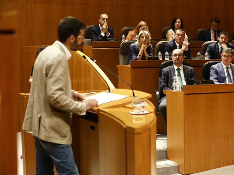 Invervención de Alvaro Sanz (IU) en las Cortes en el debate de investidura de Lambán.