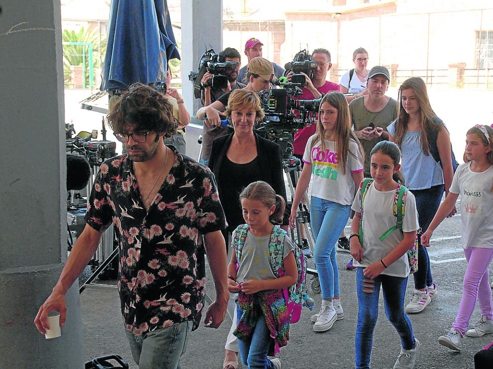 Algunos de los niños que participaron este miércoles en el rodaje de la película ‘Uno para todos’.