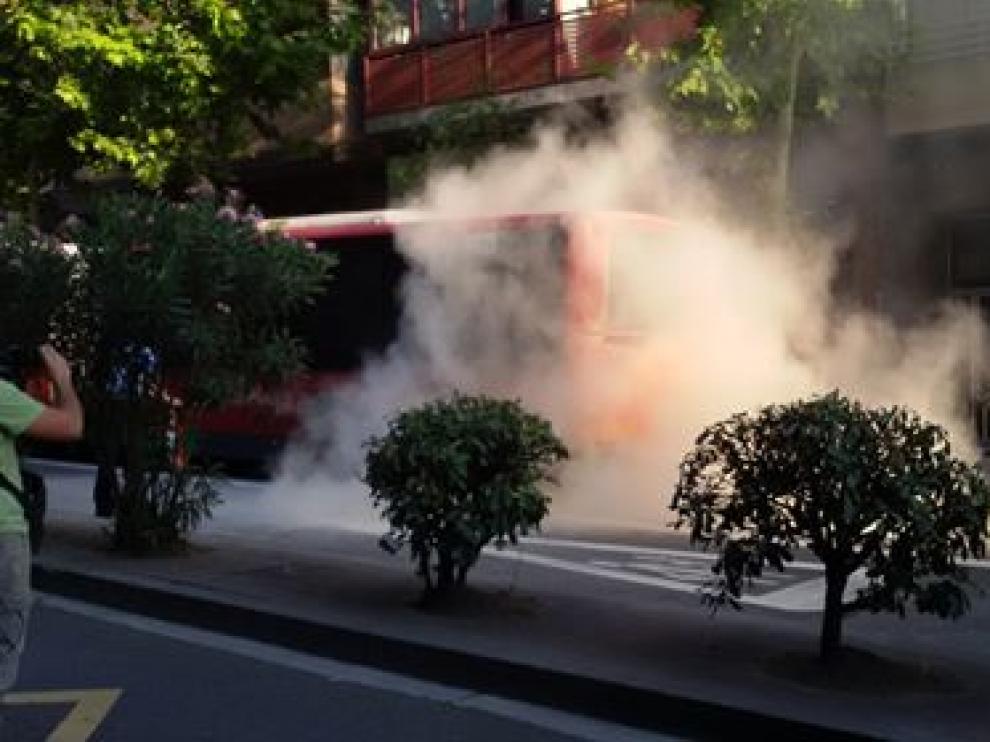 Autobús de la línea 33 que ha ardido este viernes por la mañana.