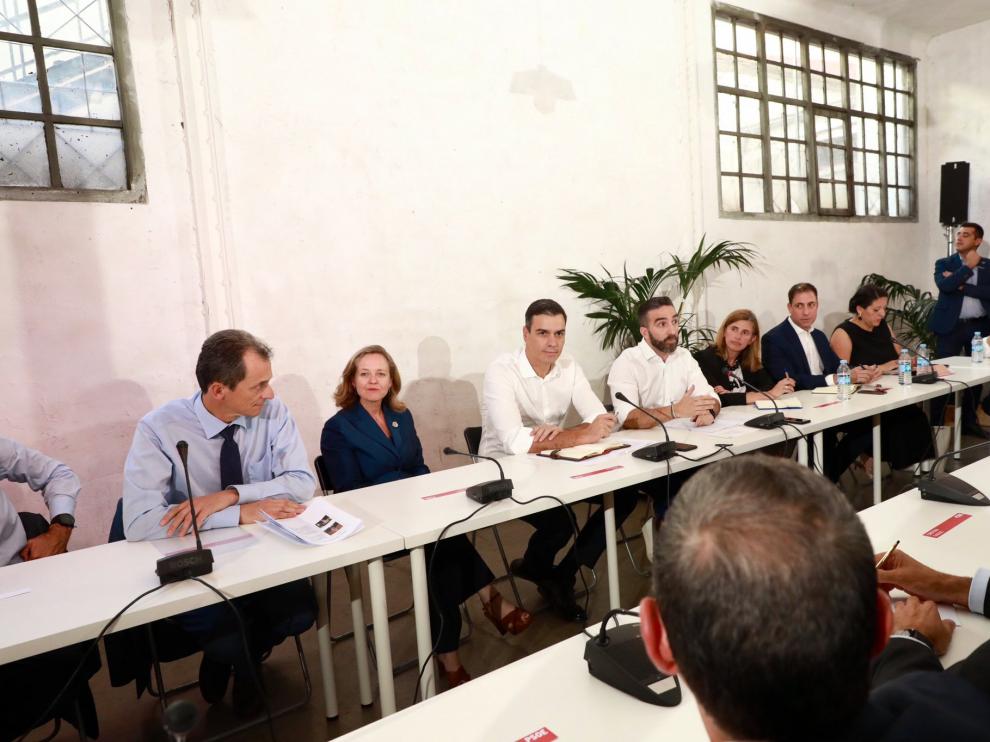 Sánchez en la reunión con los colectivos sociales
