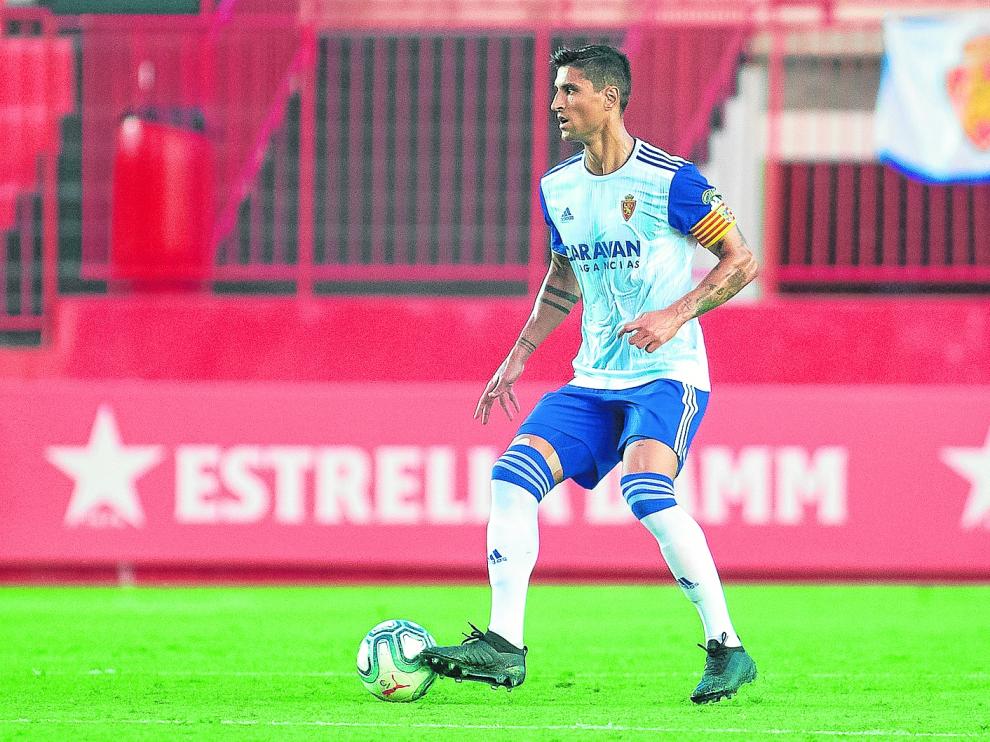 Simone Grippo ante el Nástic.