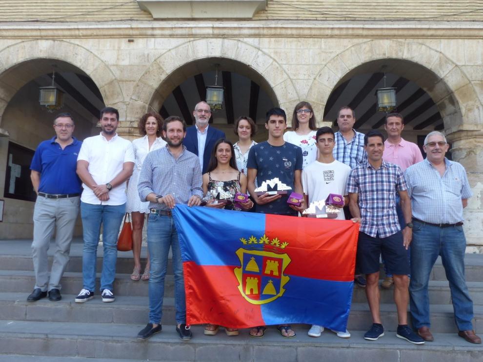 Los tres atletas del Hinaco Monzón han sido recibidos en el Ayuntamiento.