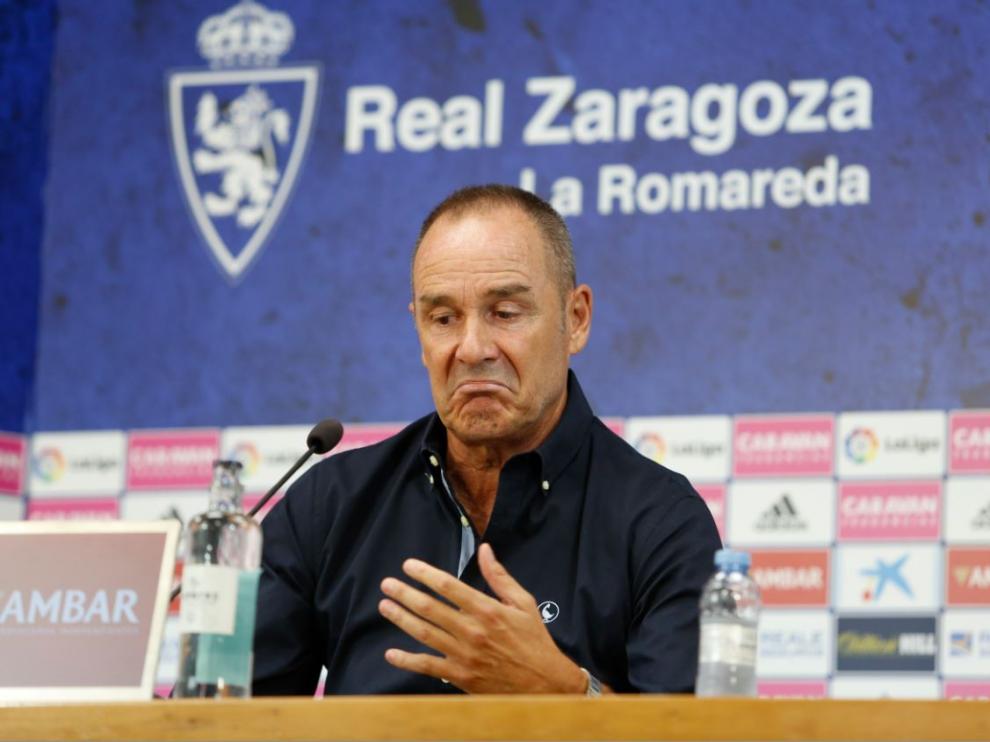 Víctor Fernández, en un gesto durante la rueda de prensa de este martes, 6 de agosto.