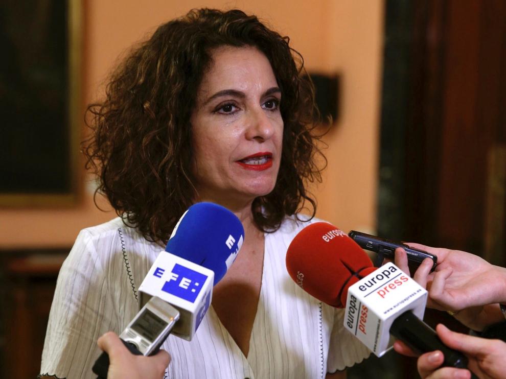 La ministra de Hacienda, María Jesús Montero, durante la declaraciones que ha realizado en la sede del Ministerio.