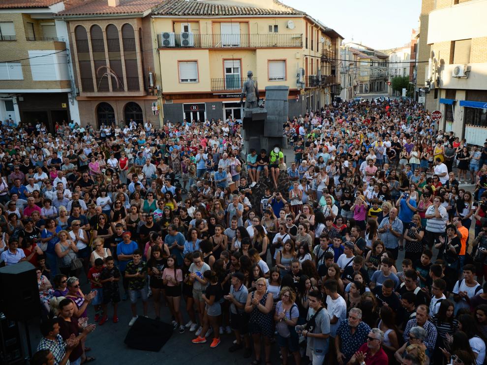 Los vecinos de Andorra salieron a la calle este jueves para mostrar su rechazo a la violencia y su respaldo a la madre, que permanece ingresada.