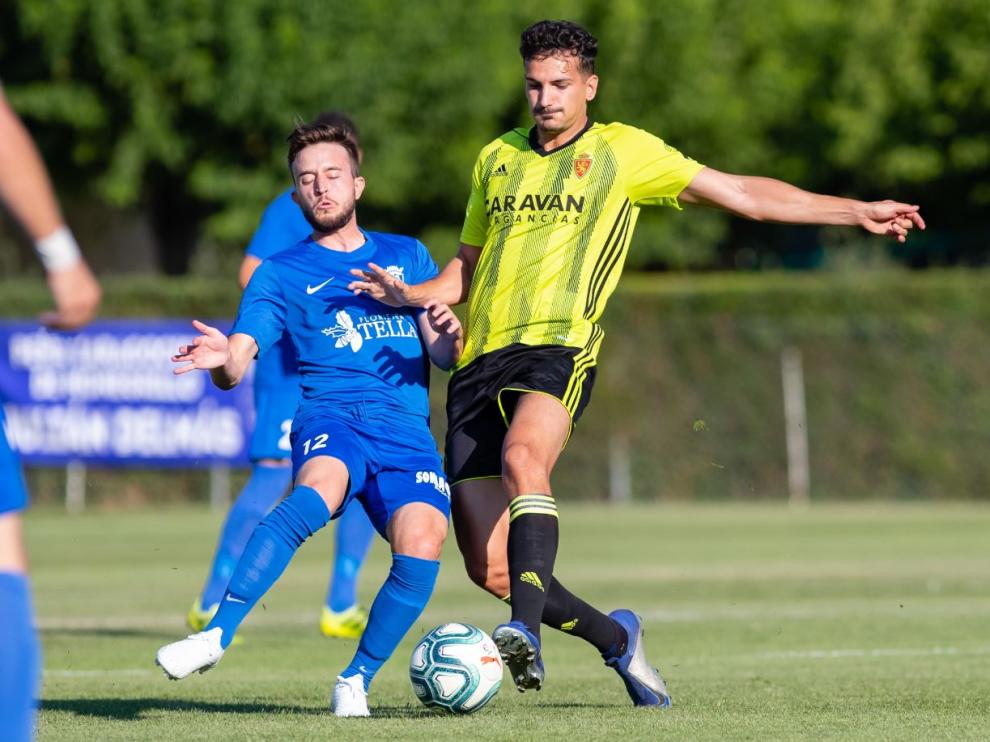 Álex Muñoz, en el partido Peña Ferranca-Real Zaragoza de hace 22 días, en el que participó (lo mismo que después ante el Boltaña CF) antes de irse traspasado al Tenerife.