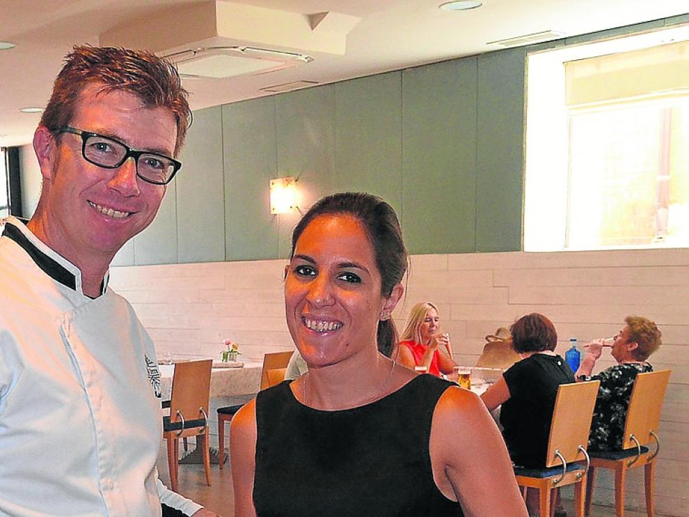 Ariel Martín y Carla Savio, en el restaurante D’La Tierra.