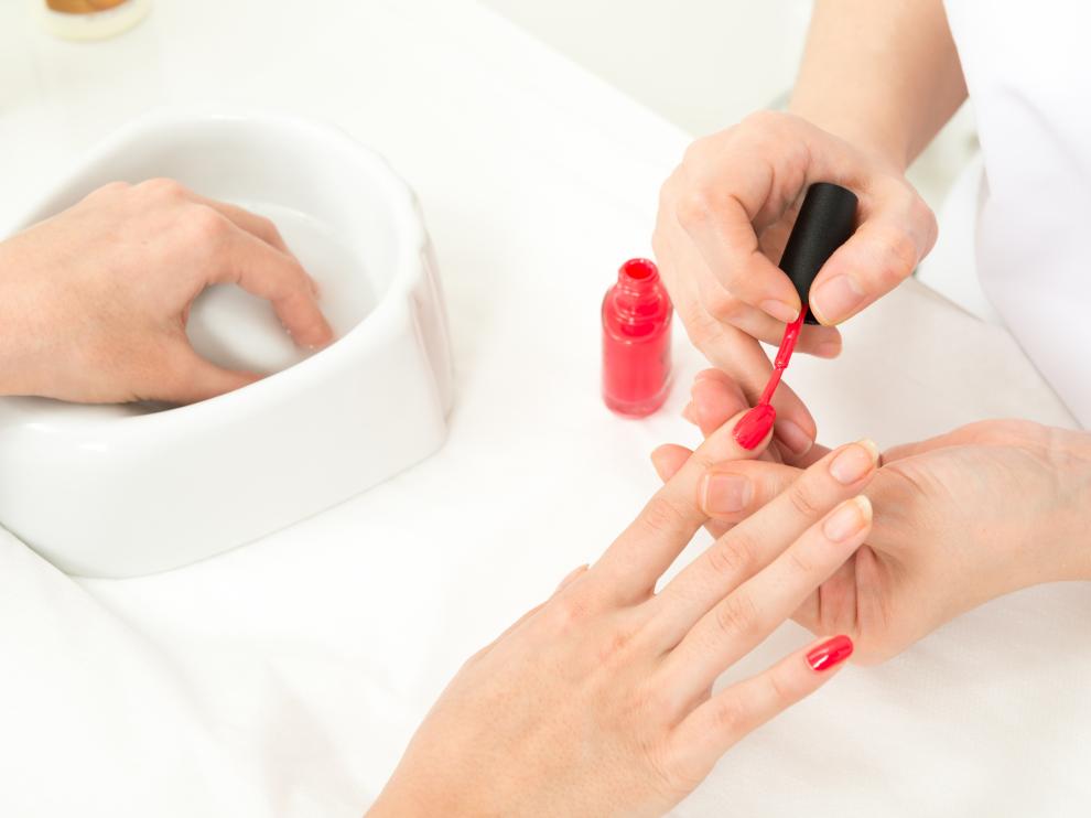 Los centros de manicura y pedicura han proliferado como respuesta a una demanda cada vez mayor por la estética de las uñas.