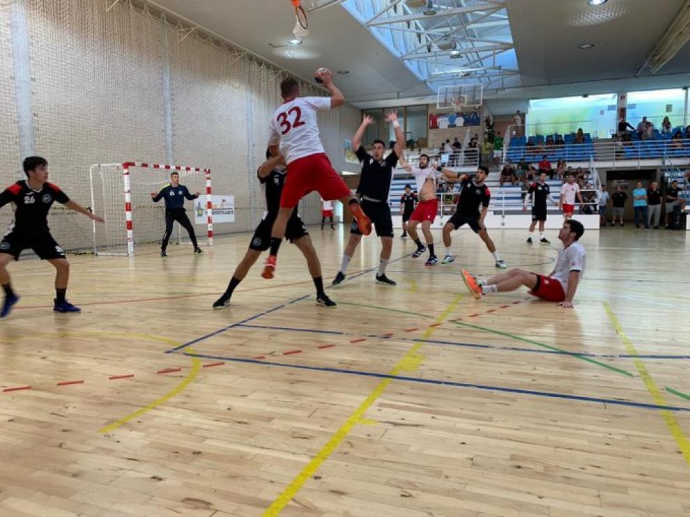 El Bada Huesca cayó en Noain frente al BM Logroño La Rioja
