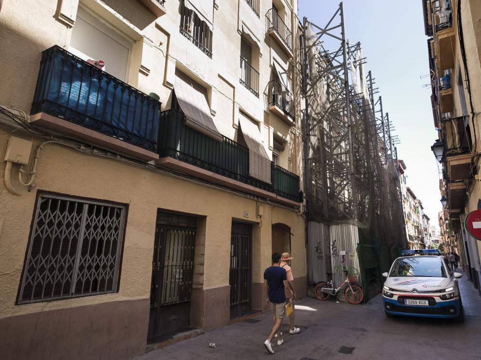 Los vecinos de la calle Pignatelli de Zaragoza denuncian la inseguridad.