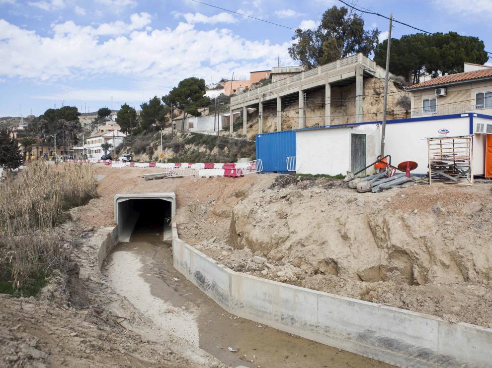 El cubrimiento de la acequia de Juslibol se está acometiendo por fases gracias al convenio entre la DPZ y el Ayuntamiento.