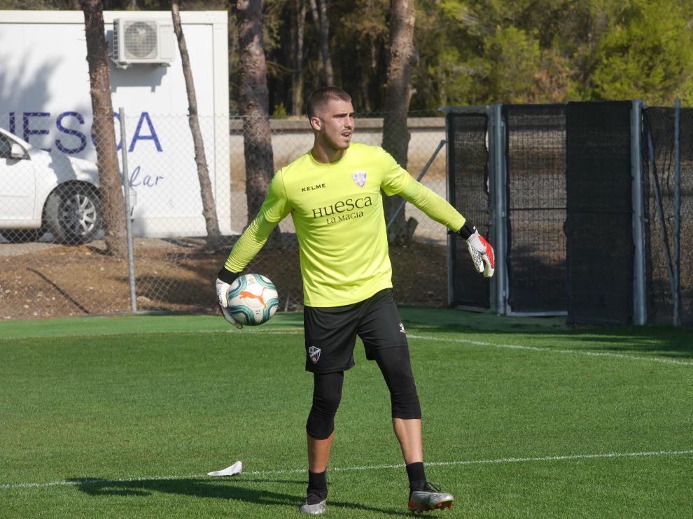 Rubén Yáñez, en su primer entrenamiento con la equipación de la SD Huesca.