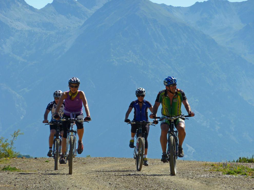 El gran nivel natural y geológico de esta zona se une a los valores deportivos de la diversas rutas