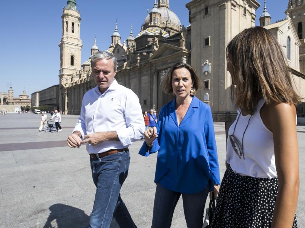 Cuca Gamarra, junto a Jorge Azcón y María Navarro.