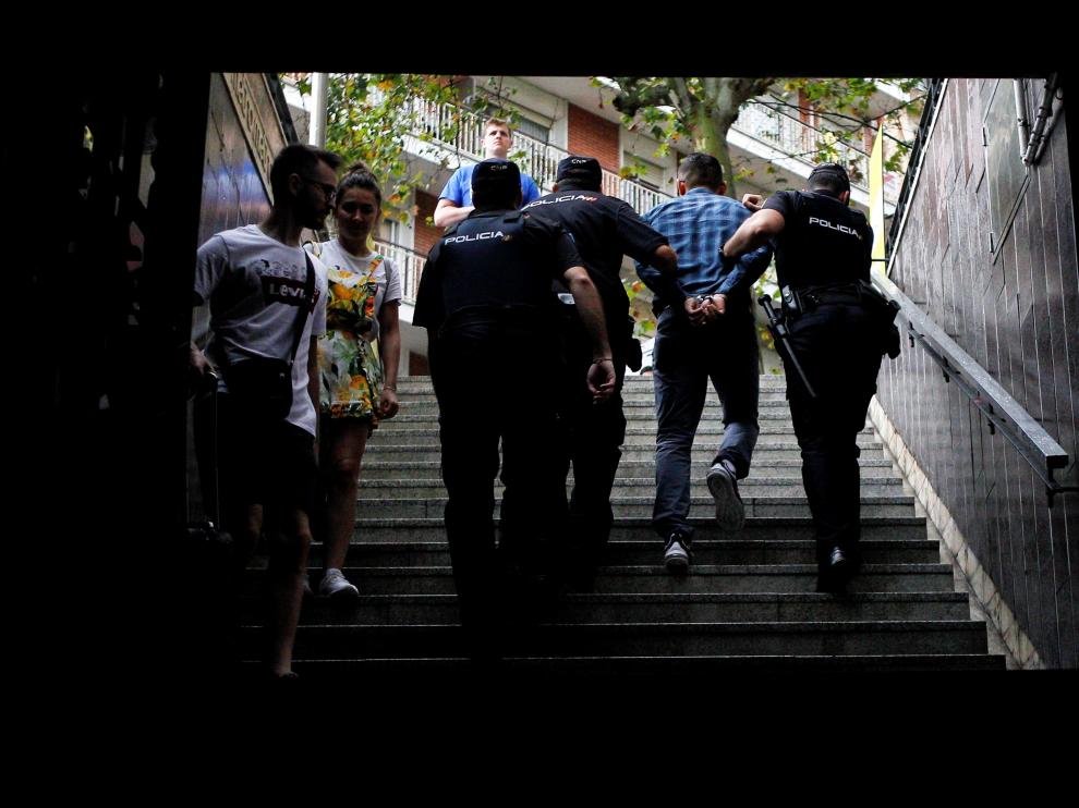 Detenidos en dos horas 23 carteristas reincidentes en el metro de Barcelona.