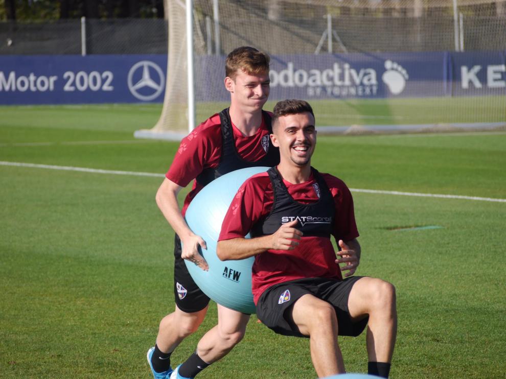 Joaquín y Sergio Gómez, en el entrenamiento matinal de este miércoles.