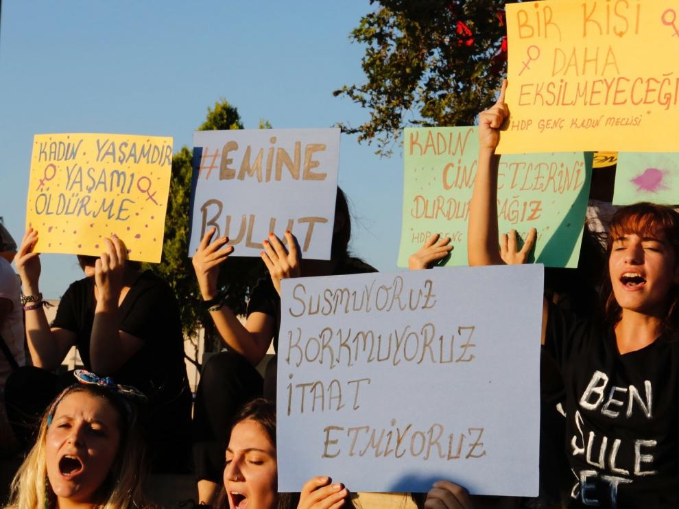 Manifestación tras el asesinato de Emine Bulut.