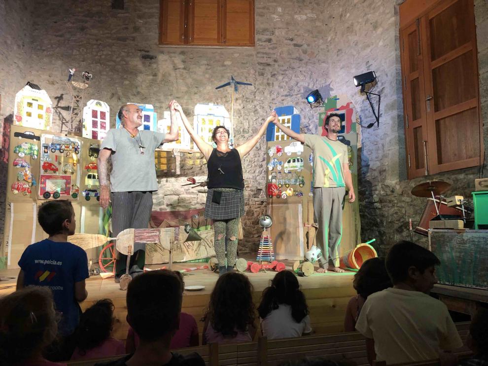 Más de cuatro mil espectadores asisten a las funciones de verano de La Casa de los Títeres en Abizanda