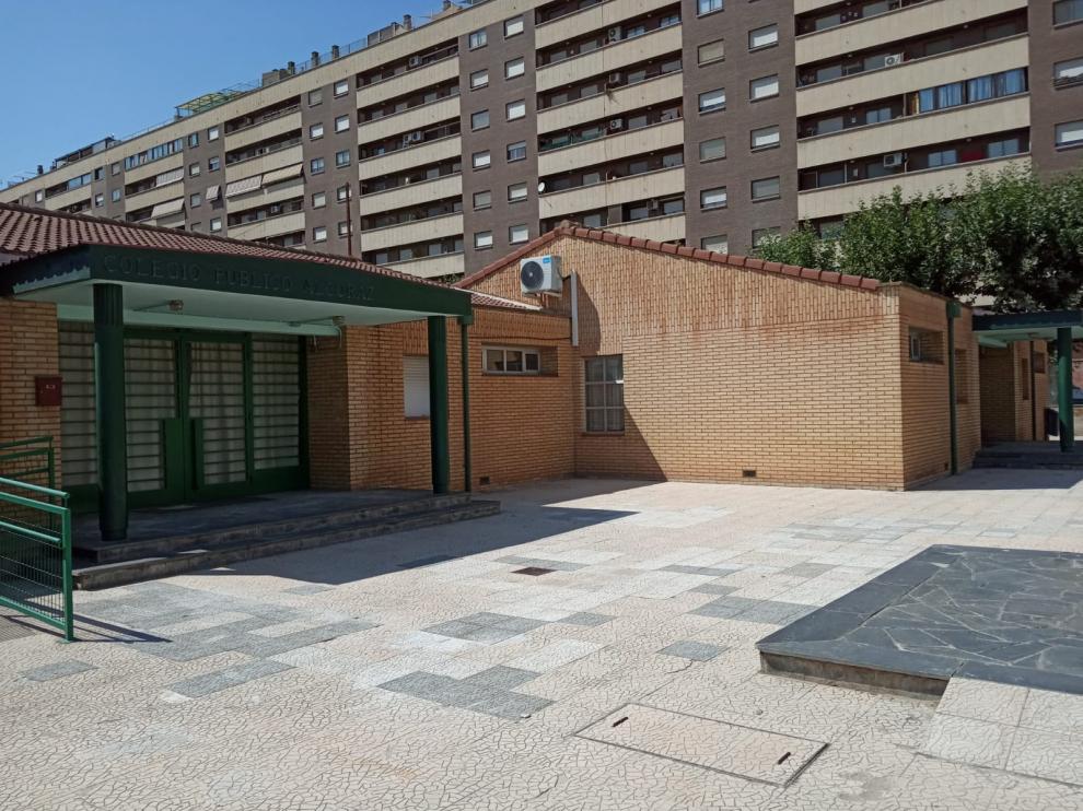 Nueva pavimentación en el colegio Alcoraz.