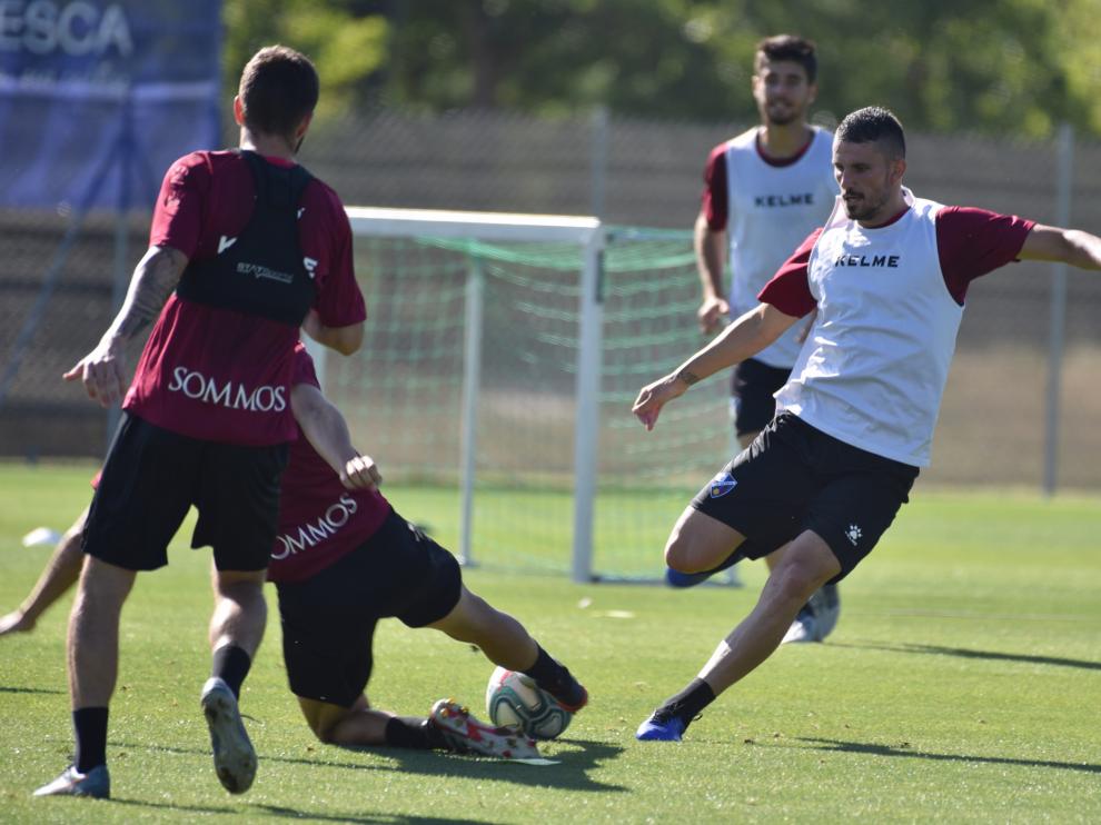 Datkovic, durante su primer entrenamiento como jugador de la SD Huesca.