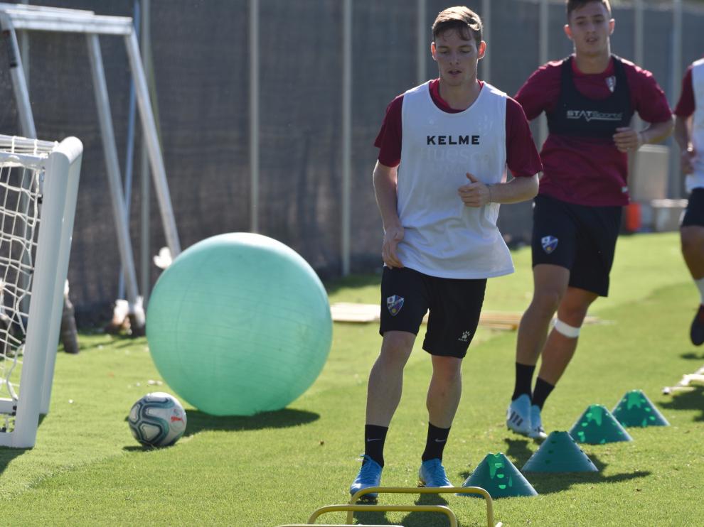 Sergio Gómez, durante el entrenamiento de este miércoles en el IES Pirámide.