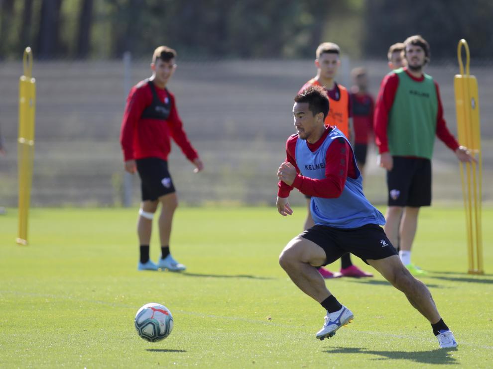 Shinji Okazaki, durante el entrenamiento del sábado.