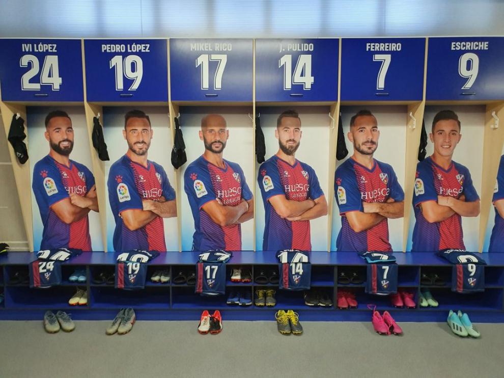 Vestuario de la SD Huesca antes del inicio del partido contra el Sporting.