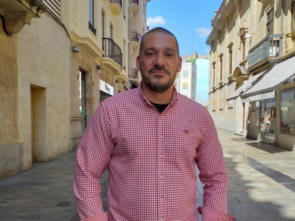 El policía Luis Esteban publica 'Moroloco'.