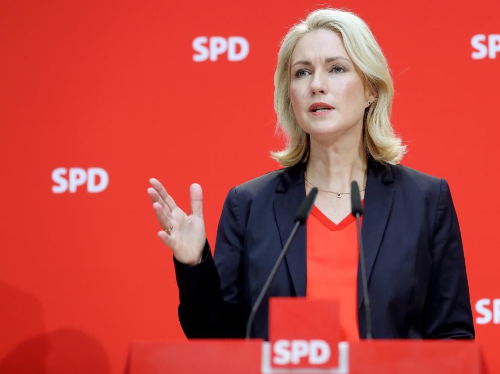 La líder provisional del SPD alemán, Manuela Schwesig, dimite para tratarse de un cáncer.